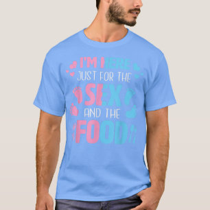 私がおもしろいSeとSeのためにちょうどここにいることをジェンダーが明らかにする Tシャツ