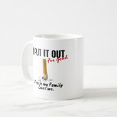 私がそれを家族置く停止喫煙は私を愛します コーヒーマグカップ (正面左)