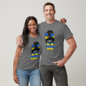 私がウクライナの眼鏡で立つ散らかった女性は、ウクライナの女性はウクライナ人 Tシャツ (ユニセックス)