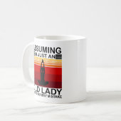 私がオールド・レディだと仮定して初めてのヨガだった コーヒーマグカップ (正面左)