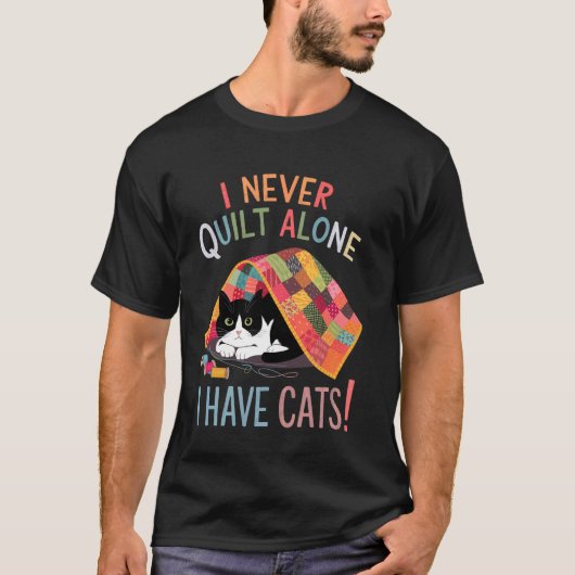 私がキルティングをする時は猫と一緒 Tシャツ (正面)