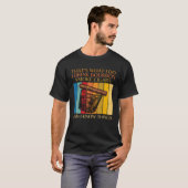 私がバーボンを飲むのは葉巻を吸う Tシャツ (正面フル)