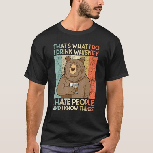 私がモルトウイスキーを飲むのはそれが私が大嫌い Tシャツ (正面)