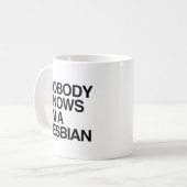 私がレズビアン- .pngであることをだれも知りません コーヒーマグカップ (正面左)