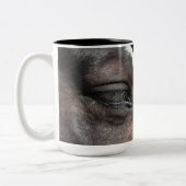 私が動物の目検討する時 ツートーンマグカップ (左)