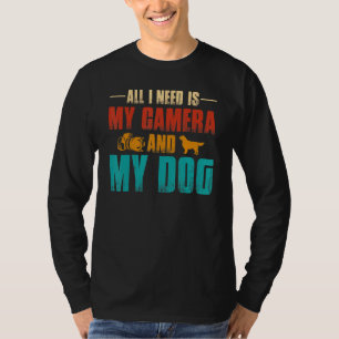 私が必要なのはコーヒーとカメラの写真だけだ Tシャツ