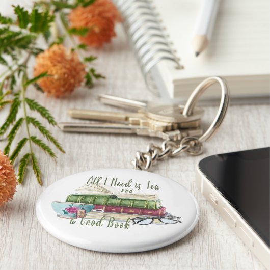 私が必要なのは紅茶と良い本の丸いキーチェーン キーホルダー (側面)