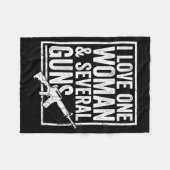 私が愛する一人の女性、いくつかの銃を持つ夫、面白い銃がオン フリースブランケット (正面(横))