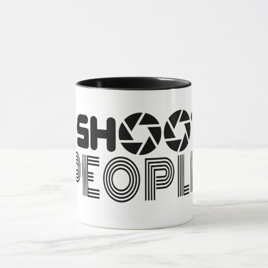 私が撮影する人々おもしろいフォトグラファー引用文 マグカップ (中央)