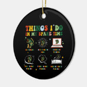 私が暇な時にやること魚釣りおもしろいレトロ セラミックオーナメント (左)