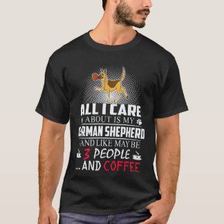 私が気にしているのはジャーマンシェパードだけ Tシャツ
