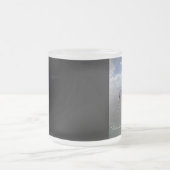 私が水に歩くことができれば フロストグラスマグカップ (中央)