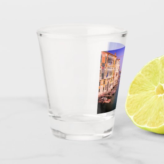 私が水の上でヴェネツィアのイタリアにいたらいいのに ショットグラス (左)