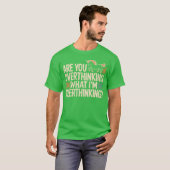 私が深読みしすぎていることをあなたが深読みしすぎている馬 Tシャツ (正面フル)