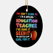 私が特別教育先生だって怖がらないでしょ セラミックオーナメント (右)