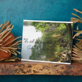 「私が神であることを知って、じっとして」プラーク フォトプラーク (側面)