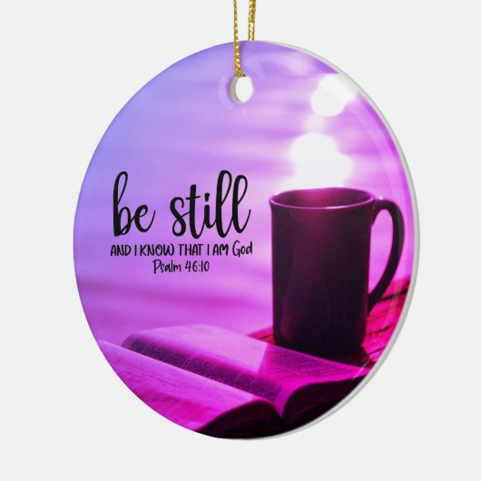 私が神の聖書であることを今でも知っている セラミックオーナメント (左)