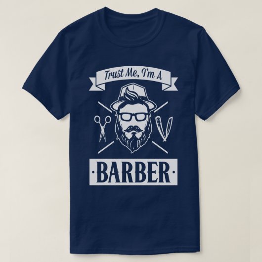 私が私理容師の仕事のユーモアのおもしろTシャツであることを信頼して下さい Tシャツ (デザイン正面)