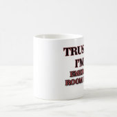 私が私緊急治療室の医者であることを信頼して下さい コーヒーマグカップ (中央)