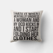 私が精神的に女性の衣服をとるとき、私のOCDは作動しました クッション (裏面)