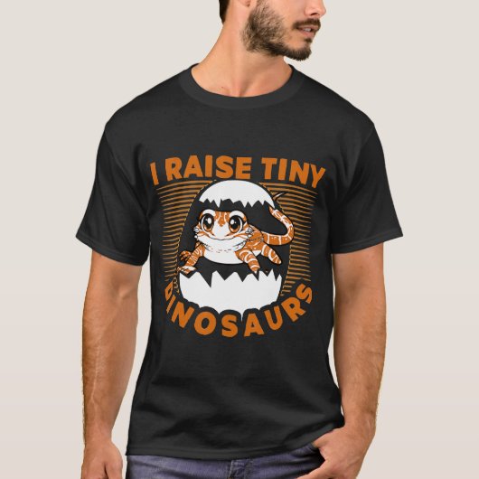 私が育てるのは小さな恐竜の髭を生やしたドラゴン Tシャツ (正面)