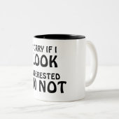 私が興味がある…私を見れば残念ありません ツートーンマグカップ (正面右)