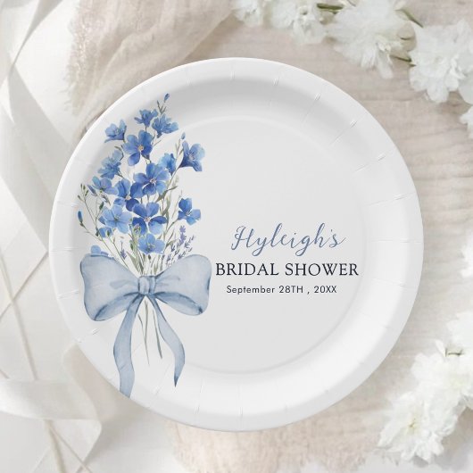 私が行う前に何か青いブライダルシャワーパーティー ペーパープレート