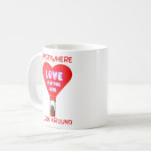 私が見る限り愛は空中にあるのまわりに コーヒーマグカップ (正面左)