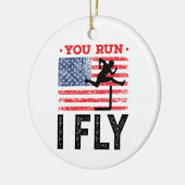 私が走飛ぶトラックとフィールドのハードル・ハードラー セラミックオーナメント (左)