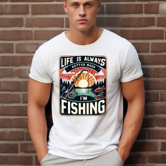 私が魚釣りの時はいつも人生が良い Tシャツ