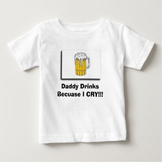 私が!叫ぶので、お父さんの飲み物飲んで下さい!! ベビーTシャツ
