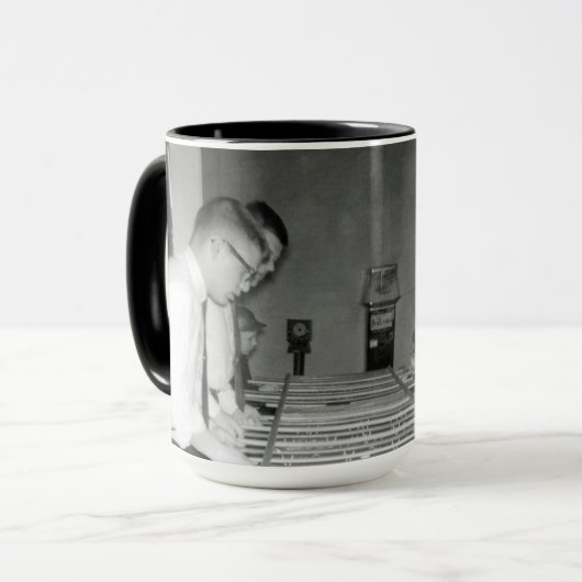 '私がFOOSBALLのヴィンテージの写真を遊んでいる私に迷惑を掛けないで下さい マグカップ (正面左)