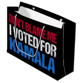 私がKamala Iに投票したことを責めるな ラージペーパーバッグ (正面アングル)
