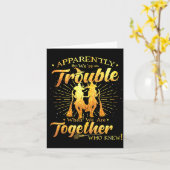 私たちが一緒だとトラブルらしい カード (黄色い花)