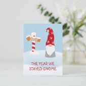 私たちが出かけなかった年 2021年 ノームのクリスマス シーズンポストカード (スタンド正面)