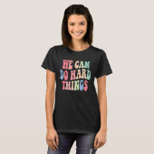 私たちが行うことができる女性懸命 Tシャツ (正面フル)