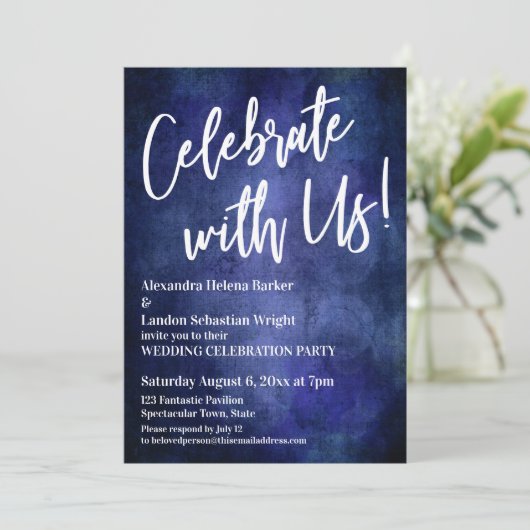 私たちと一緒に祝おう!手書きの豊かな青いグランジ 招待状 (スタンド正面)