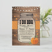 私たちと一緒にBBQ カップルシャワーフォールオートムエンゲージメント 招待状 (スタンド正面)