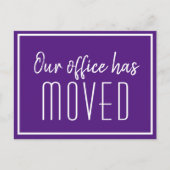 私たちのオフィスは紫色の白いビジネス移動を移動した ポストカード (正面)