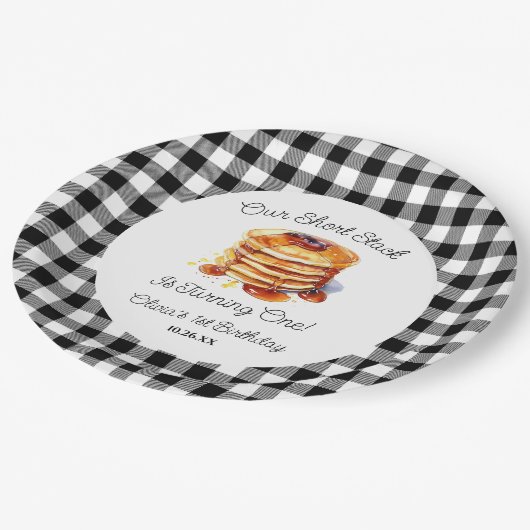 私たちのショートスタックパンケーキブレックファーストバースデーパーティー ペーパープレート (アングル)