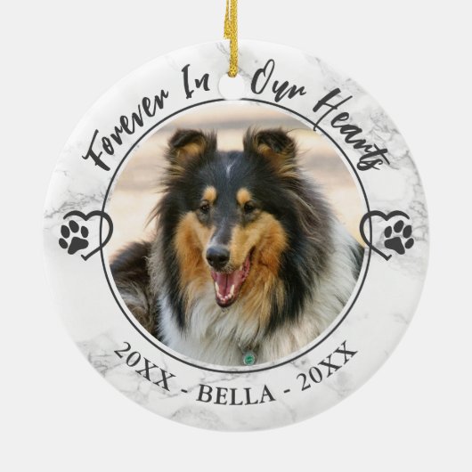 私たちのハートで永遠に犬の記念写真ポーハート セラミックオーナメント (裏面)