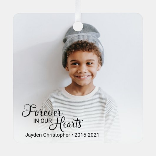 私たちのハートで永遠に記念子写真 メタルオーナメント (正面)