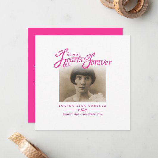 私たちのハートで葬儀は彼女はピンクの白の詩に行っている ノートカード (正面/裏面インサイチュ)