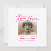 私たちのハートで葬儀は彼女はピンクの白の詩に行っている ノートカード (正面)