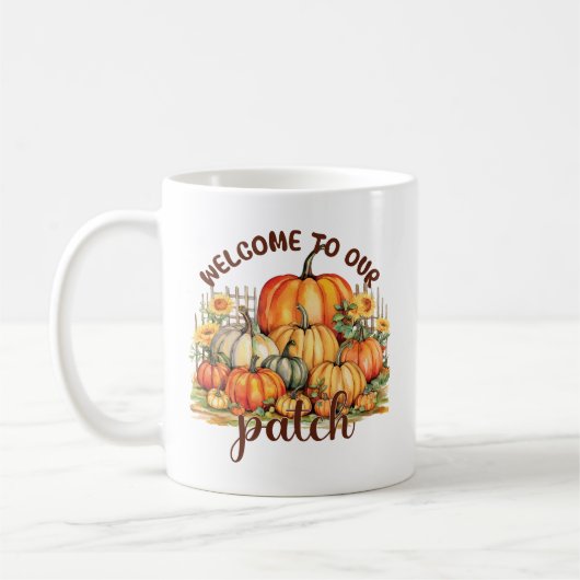 私たちのパッチへようこそ – Cozy Pumpkin Patch コーヒーマグカップ (左)