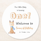 私たちのベビーは可愛いキリン1歳の誕生日を迎える ラウンドペーパーコースター (正面)