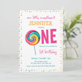 私たちのリトルスウィートアート棒つきキャンデー1st誕生日 招待状 (スタンド正面)