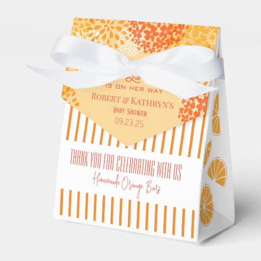 "私たちのリルかわいこちゃん"赤ちゃんシャワパーソナライズされたー好意ボー フェイバーボックス (正面サイド)