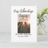 私たちの冒険が始まる カップル フォト 愛と感謝 招待状 (スタンド正面)
