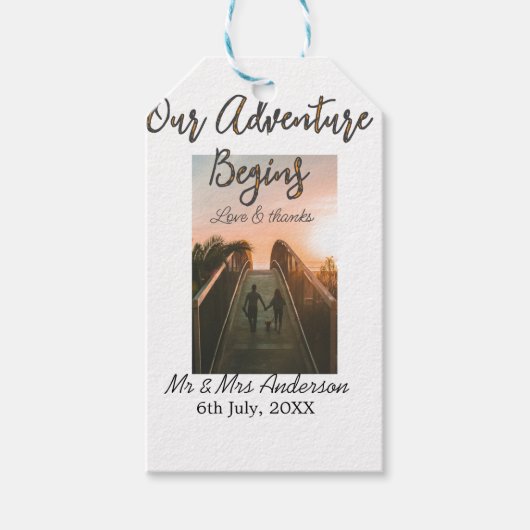 私たちの冒険はカップルの写真の愛を開始感謝してい& ギフトタグ (正面)